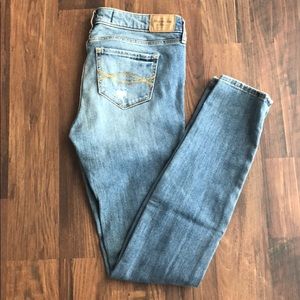 Abercrombie & Fitch Jeans — Destroyed